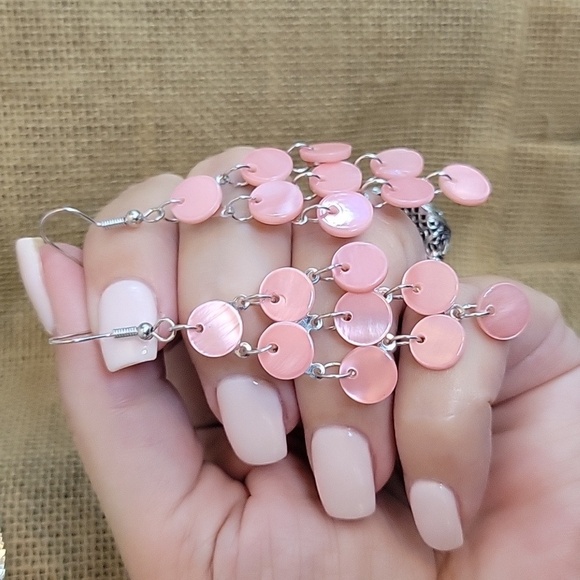 PEARLY PINK CHANDELIER DROP EARRINGS - Picture 3 of 7